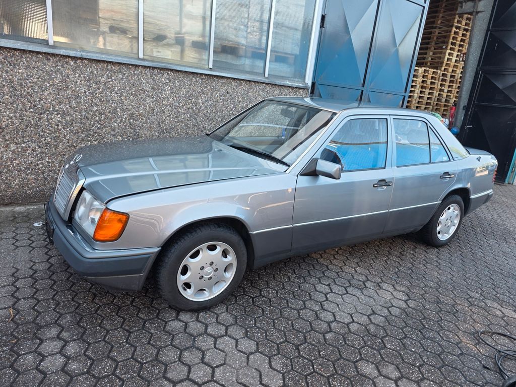 Bild des Angebotes Mercedes-Benz E 230
