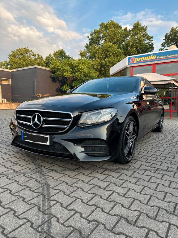 Bild des Angebotes Mercedes-Benz E220d AMG-Line