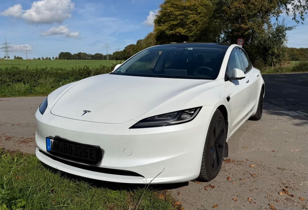 Tesla Model 3 Range Long LRW mit Reber-Fahrwerk