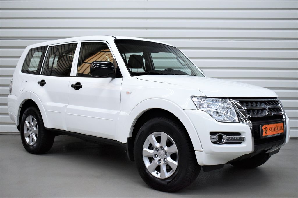 Bild des Angebotes Mitsubishi Pajero 3.2 DI-D+AHK+7.Sitzer+STHZ+1.Hand+66.900