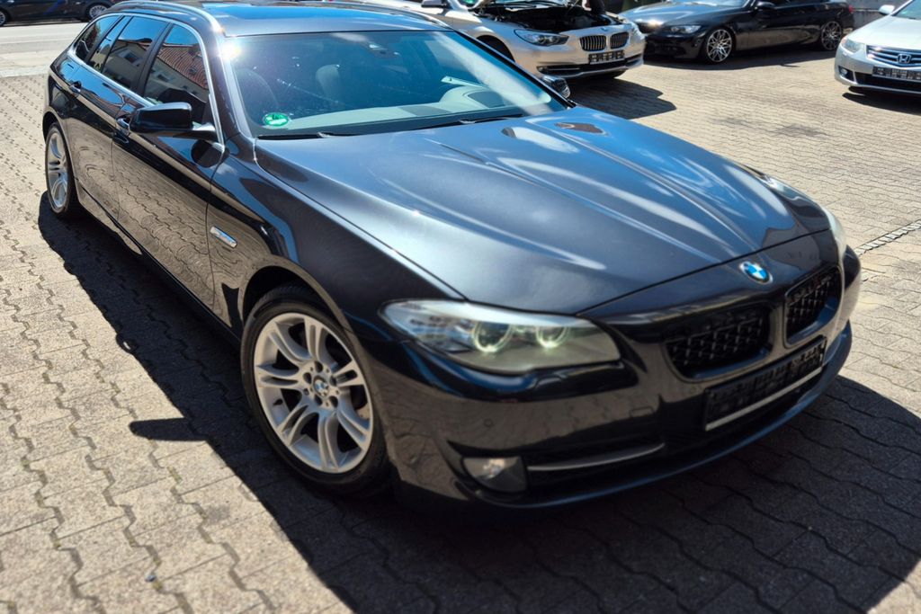Bild des Angebotes BMW 528 5erTouring 528 i xDrive -PANO/AHK/Insp.NEU!