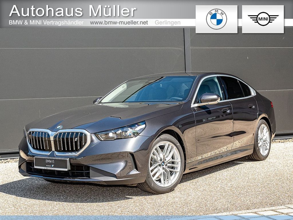 Bild des Angebotes BMW i5 eDrive40 HOT DEAL MIT 22.600 EUR ERSPARNIS!