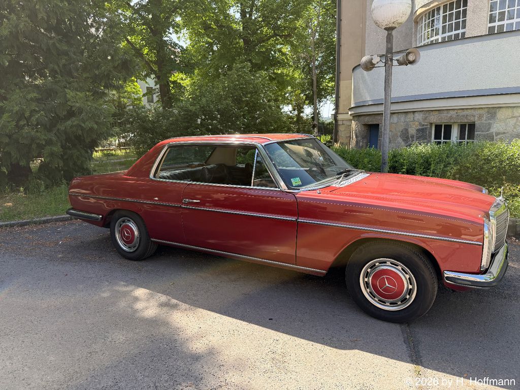 Bild des Angebotes Mercedes-Benz Mercedes 280 CE W114 Coupé rotmetallic in sehr g