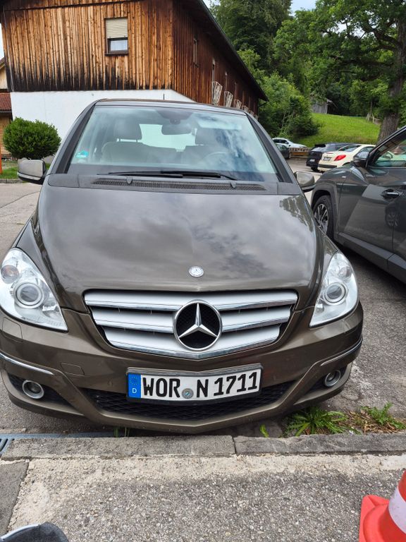 Bild des Angebotes Mercedes-Benz 220