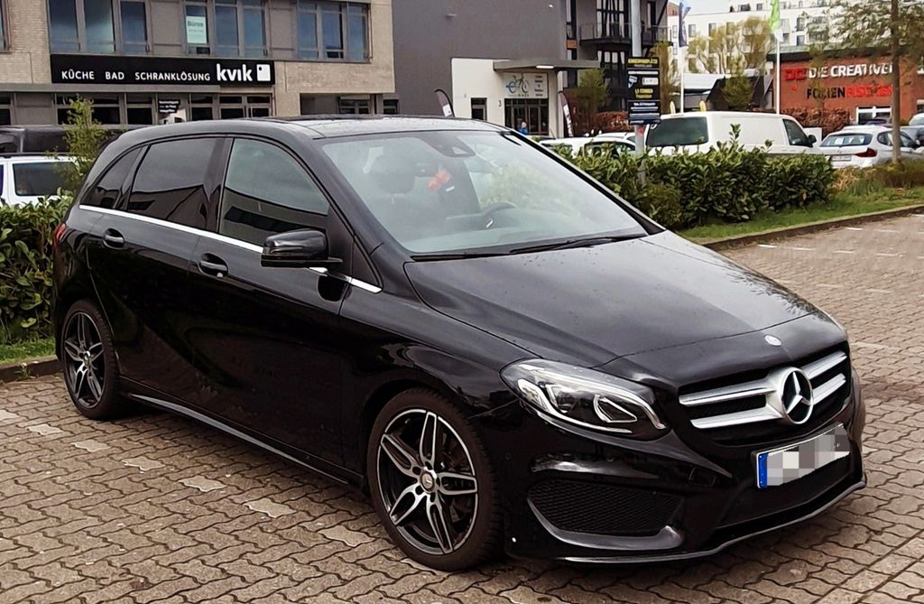 Bild des Angebotes Mercedes-Benz B 250 AMG LINE Panorama Vollleder 18 Zoll