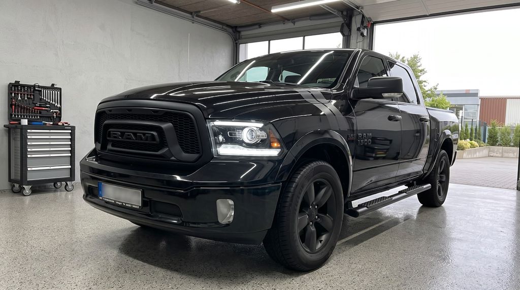 Bild des Angebotes Dodge RAM 1500 4x4 Crew Cab +AHK+LEDER+LED+6-SITZER+