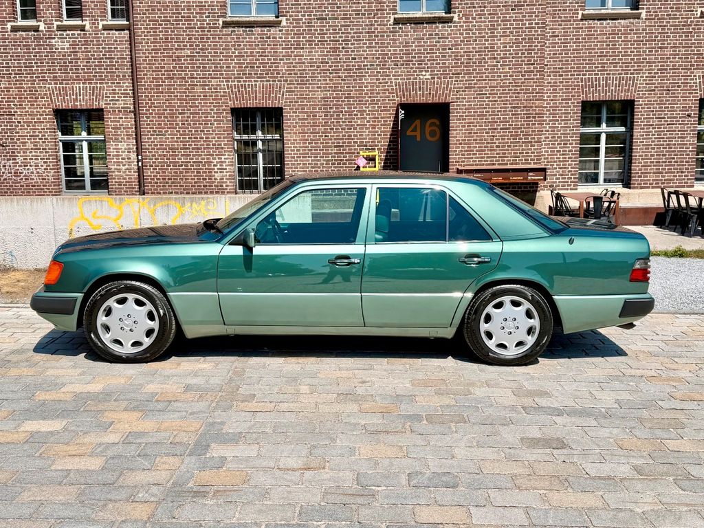 Bild des Angebotes Mercedes-Benz 400 E W124 Traumfarbkombinatio