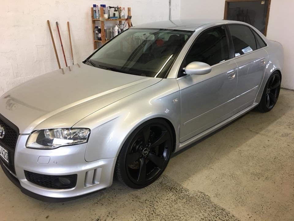 Audi RS4 4.2 quattro -