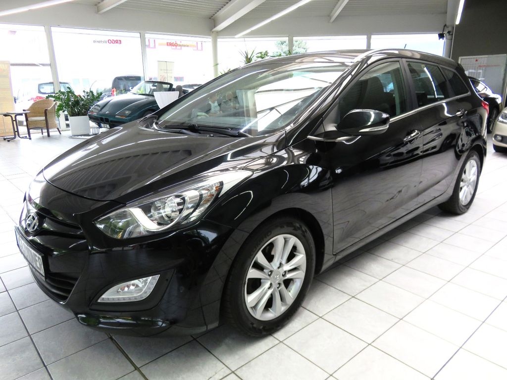 Bild des Angebotes Hyundai i30 cw*Tempomat*Klima*PDC vo/hi*HU/AU neu*