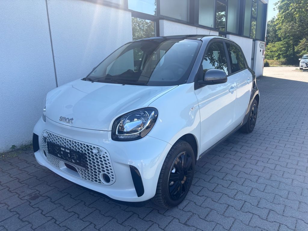 Smart ForFour EQ,22KW Schnellader,Rückfkamera,Pano