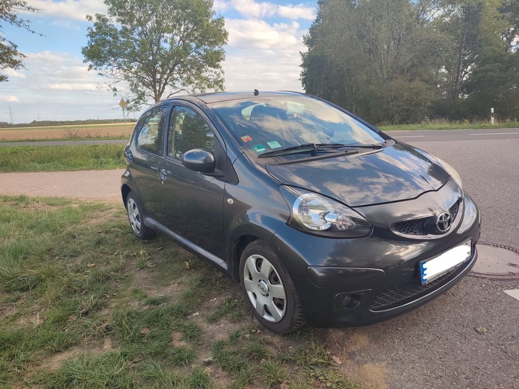 Bild des Angebotes Toyota Aygo 1.0 Sport 2005 Klima 5-türer HU 11/26