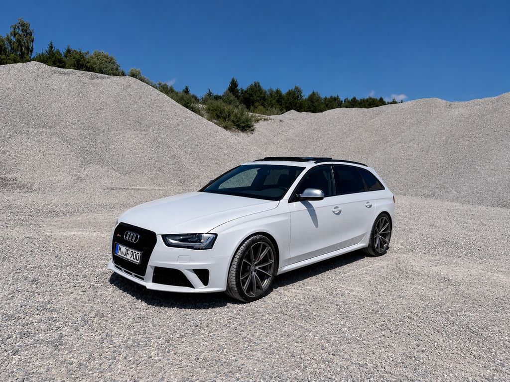 Audi RS4 Avant B8 4.2 FSI V8 Quattro Suzukagrau