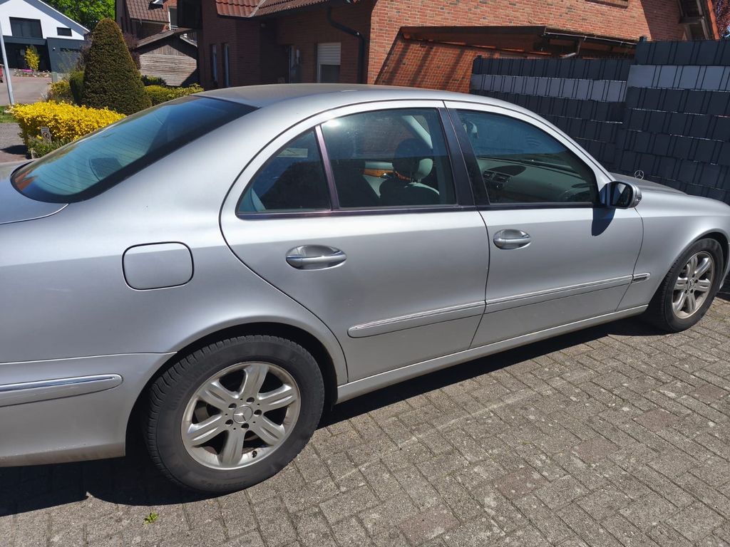 Bild des Angebotes Mercedes-Benz E220 W211