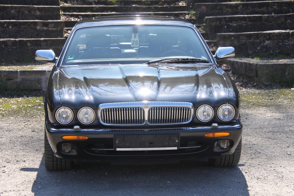 Bild des Angebotes Jaguar Daimler Super V8 Langversion 3 Jahre Garantie