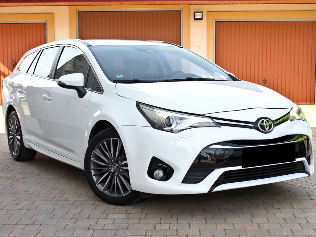 Toyota Avensis 1,8-l-Valvematic Comfort Touring Sports