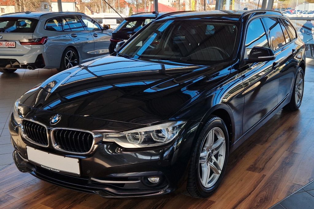 Bild des Angebotes BMW 330i Touring xDrive Sport Line HeadUp AHK Memory