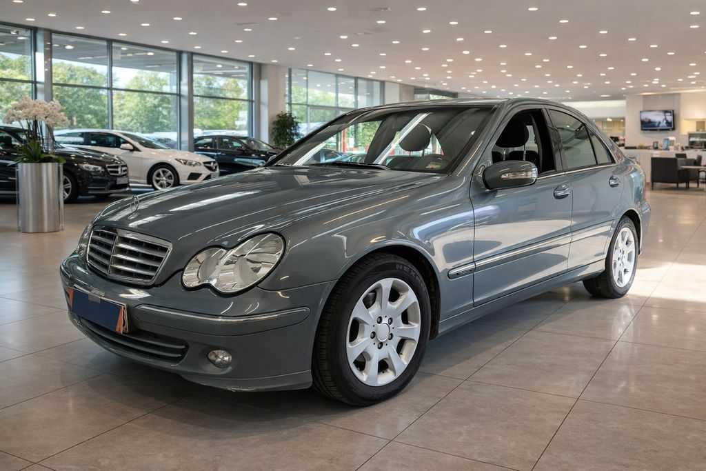 Bild des Angebotes Mercedes-Benz C 200 CDI Limousine Aut.  KLIMAAUTOMATIK+SHZ+AHK
