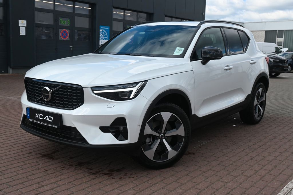 Bild des Angebotes Volvo XC40 B4 DKG Ultra Dark*PANO*360°*ACC*AHK