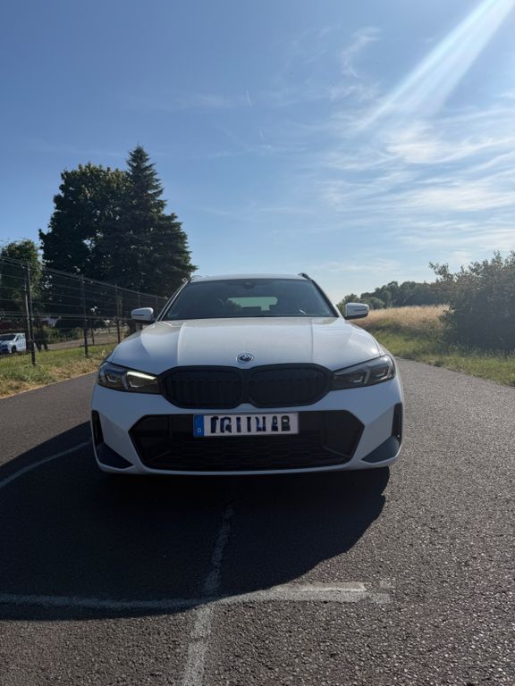 Bild des Angebotes BMW 330i xDrive Touring Automatic - M Performance
