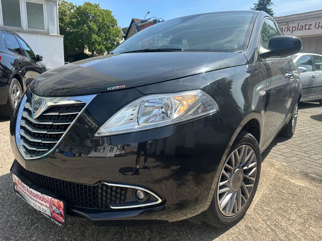 Lancia Ypsilon 1.2 Silver Klima/ PDC