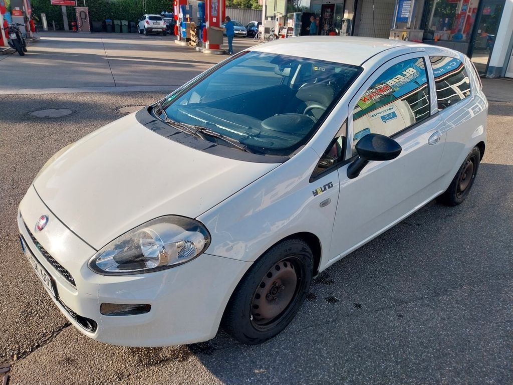 Bild des Angebotes Fiat Punto 1.2 8V YOUNG YOUNG