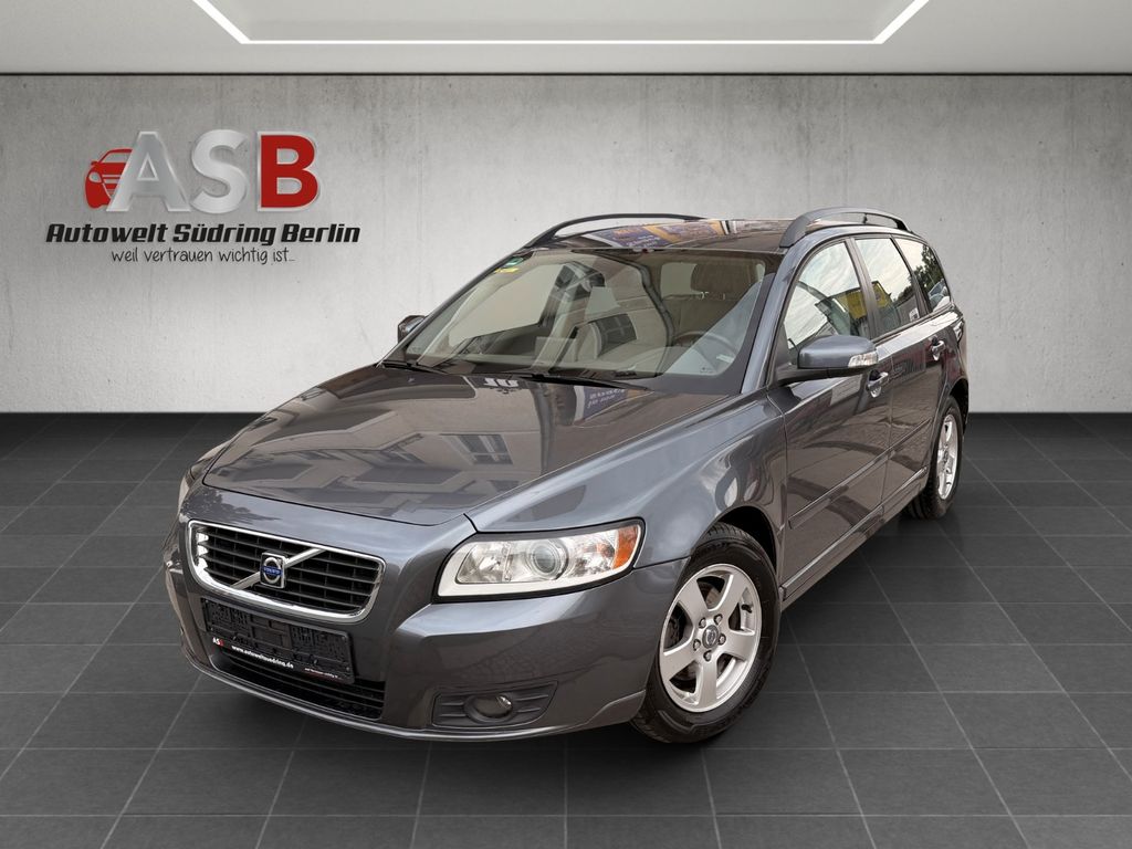 Bild des Angebotes Volvo V50 Kombi 1.6 D Momentum*Navi*AHK*Klimaautomatik