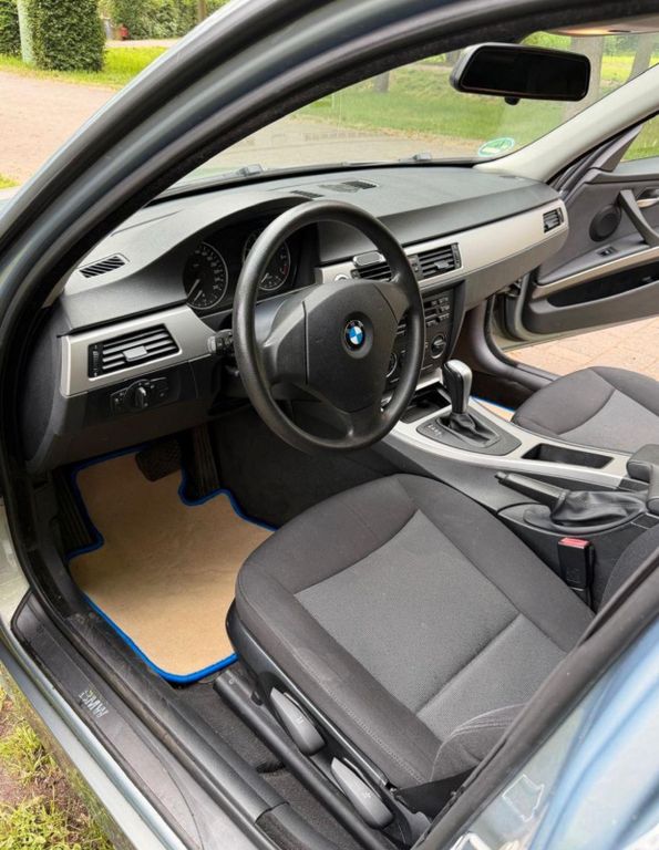 Bild des Angebotes BMW 320i -