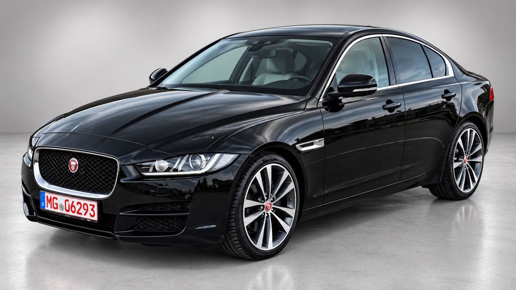 Bild des Angebotes Jaguar XE 2.0d Portfolio*Pano*Kamera*Automatic*Leder