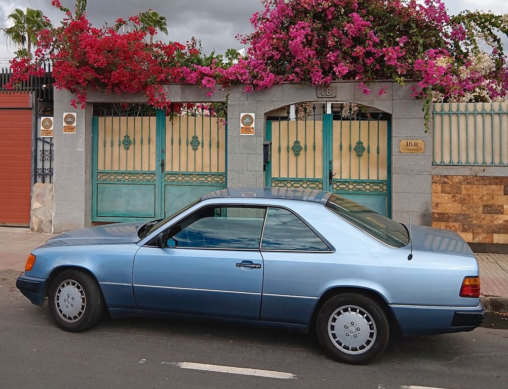 Bild des Angebotes Mercedes-Benz 230 CE,Leder,Automatik