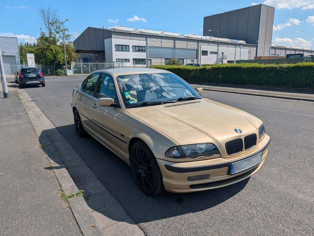 Bild des Angebotes BMW 320i -170PS 6 Zylinder Schaltgetriebe Tempomat