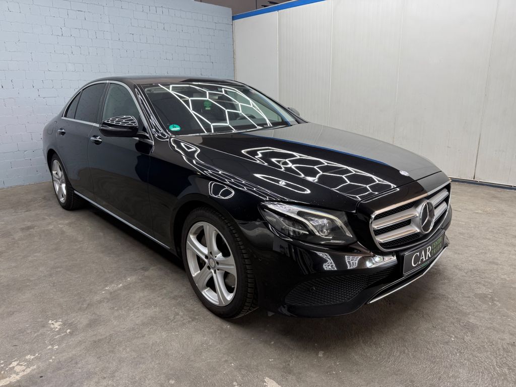 Bild des Angebotes Mercedes-Benz Mercedes Benz E300 *Schwarowski*Pilot*ACC*COMAND