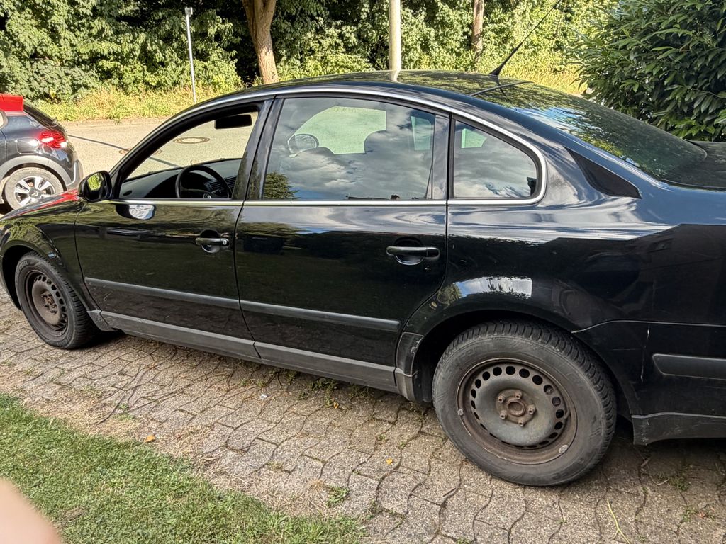 Bild des Angebotes Volkswagen Passat 1.9TDI 74 kW Basis Basis