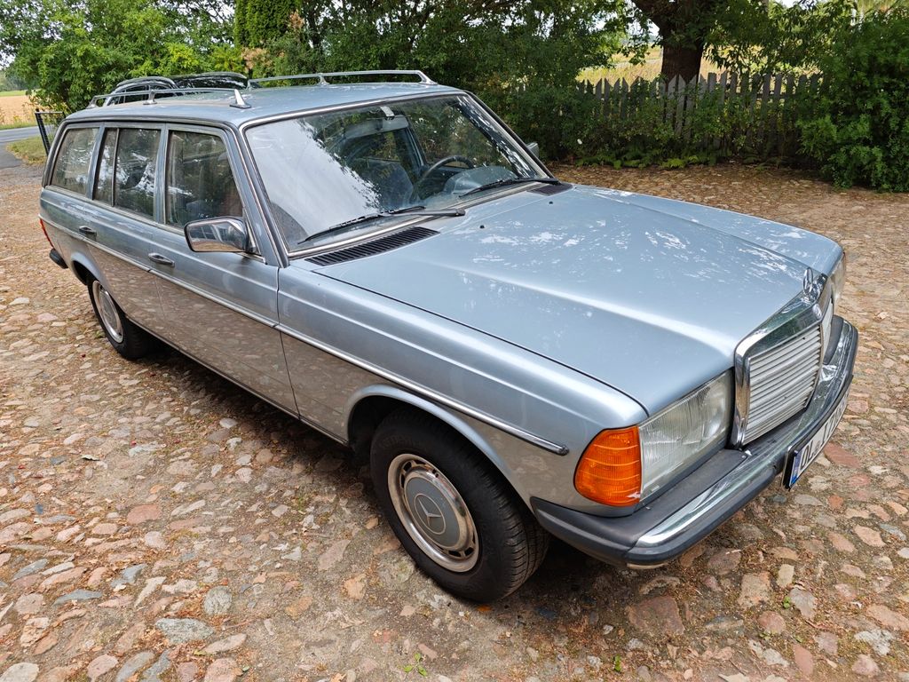 Bild des Angebotes Mercedes-Benz W123 200 T