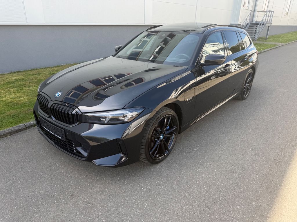 Bild des Angebotes BMW 330 e xD*M-PERFORMANCE*LED*NAV*KAM*HUD*H&K*ACC*