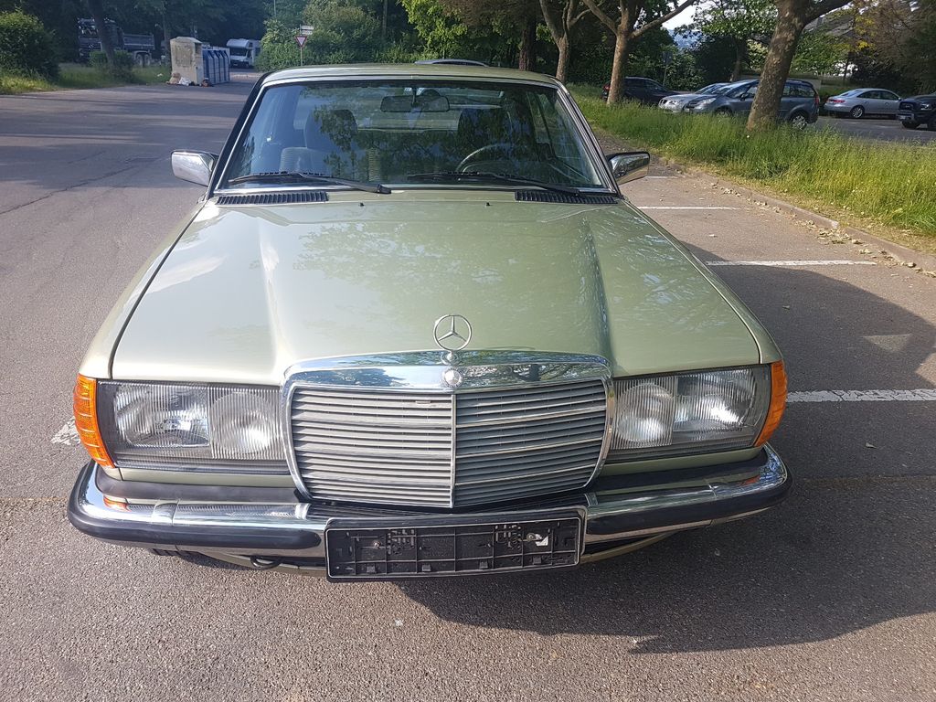 Bild des Angebotes Mercedes-Benz , sehr gepflegter W123 230 CE Coupe Klassiker