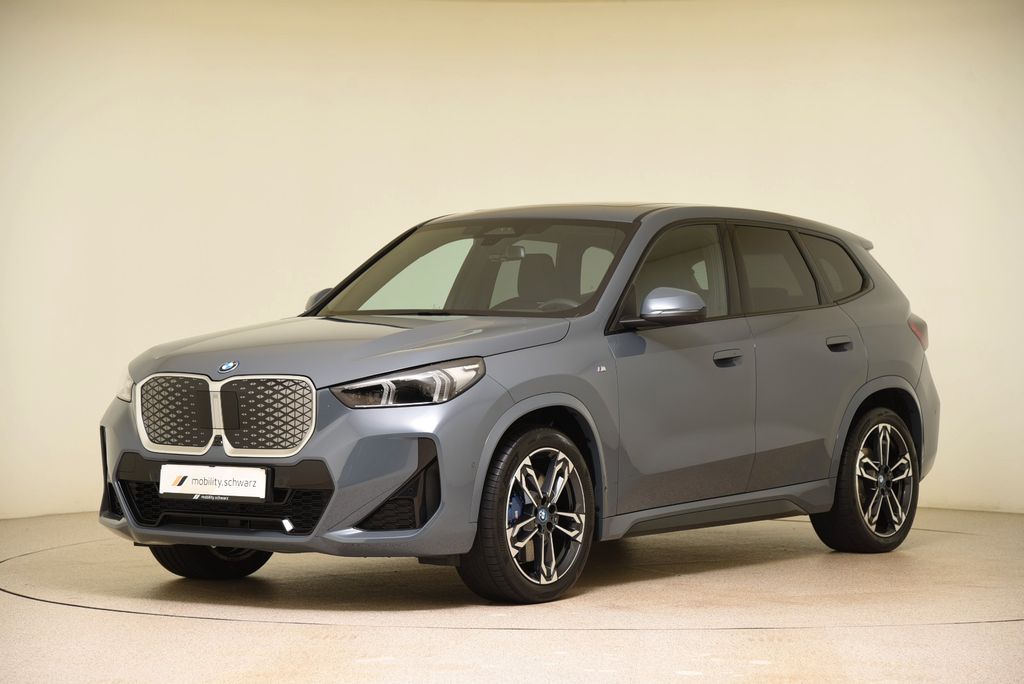 Bild des Angebotes BMW iX1 xDrive30 M Sport Pano LED ACC AHK Alarm H&K