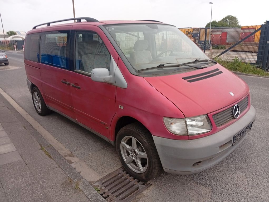 Mercedes-Benz V 230 Rot