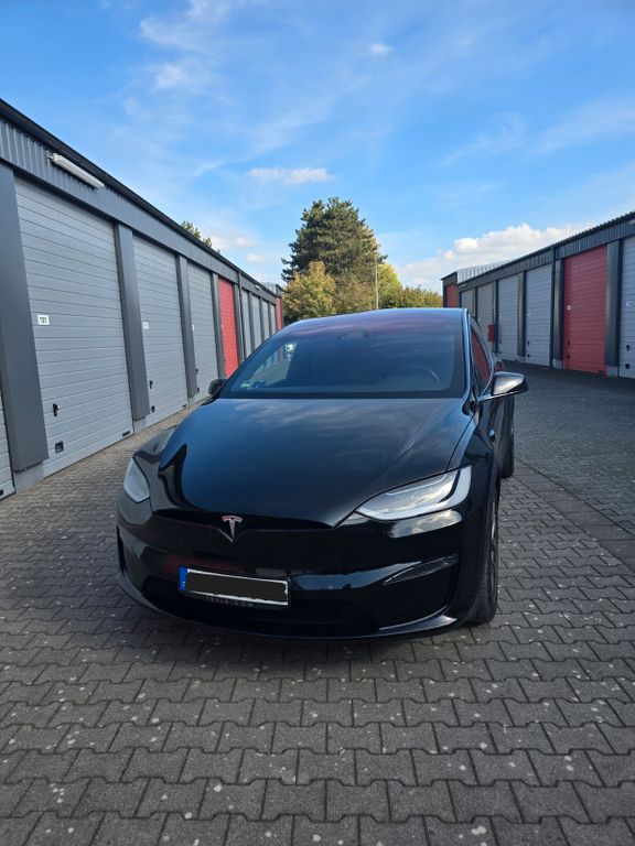Tesla Model X Allradantrieb mit Dualmotor -