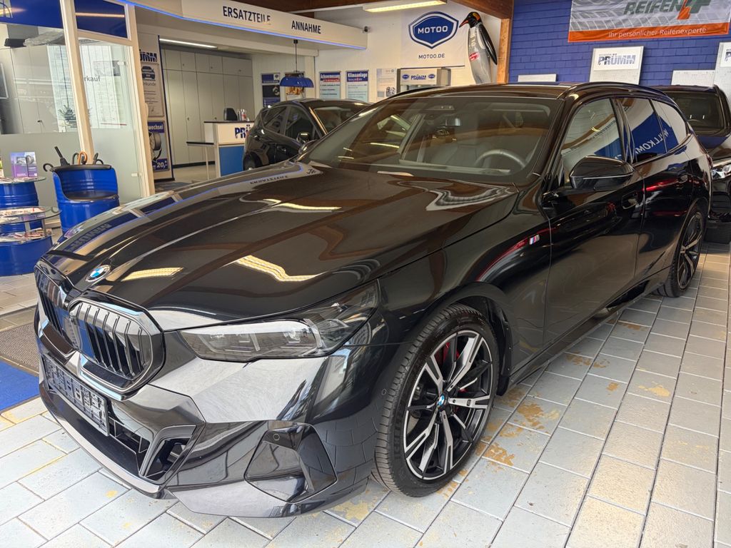 Bild des Angebotes BMW 540 d touring xDrive M Sport PANO/AHK/SHADOW