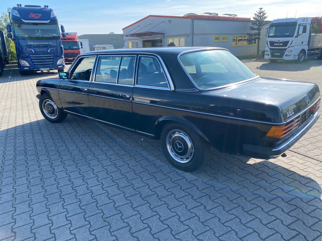 Mercedes-Benz 250 Pullman V123