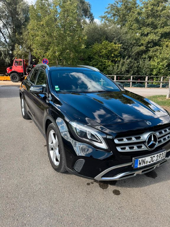 Bild des Angebotes Mercedes-Benz GLA 180 DCT -