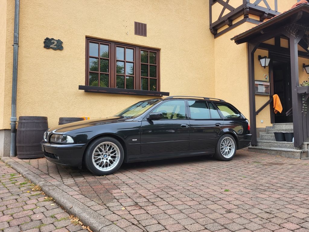 BMW 540i A Touring (kein Rost) Facelift v8 original