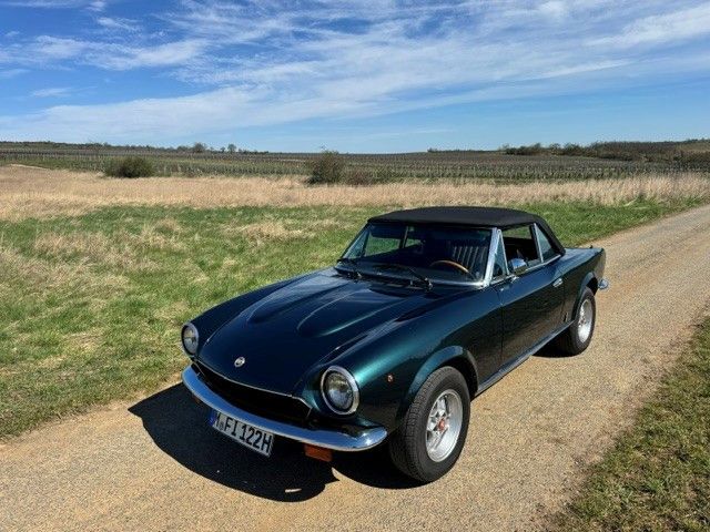 Bild des Angebotes Fiat 124 Spider