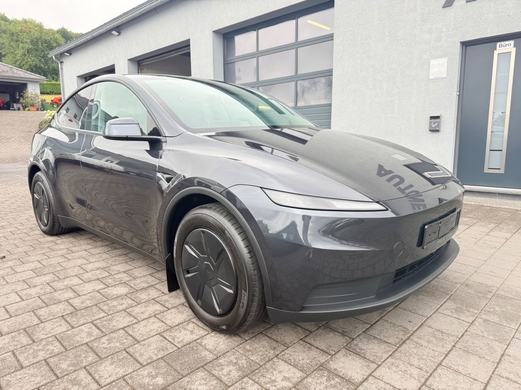 Tesla Model Y Standard RWD | *AHK* | 2026 |