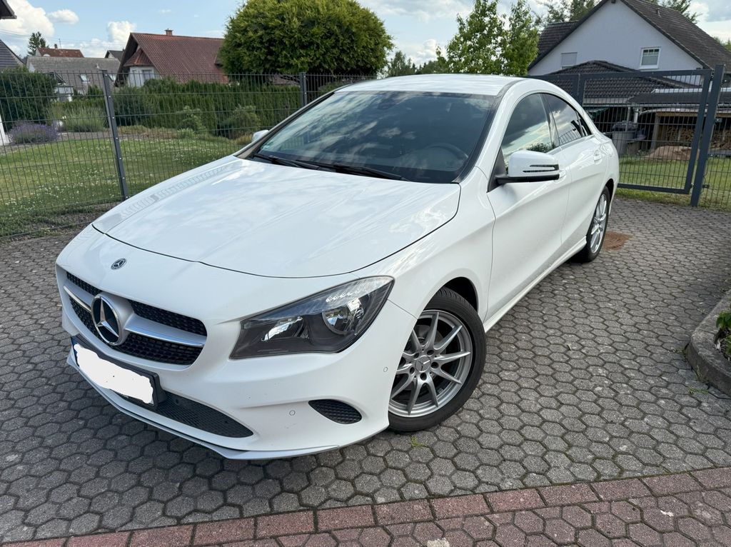 Bild des Angebotes Mercedes-Benz CLA 220 4MATIC DCT -sehr gepflegt-