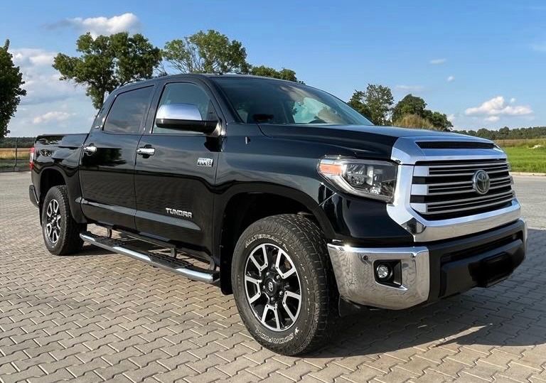 Toyota Tundra 5,7 V8 SR5 Crew Max Pickup- AWD 4X4