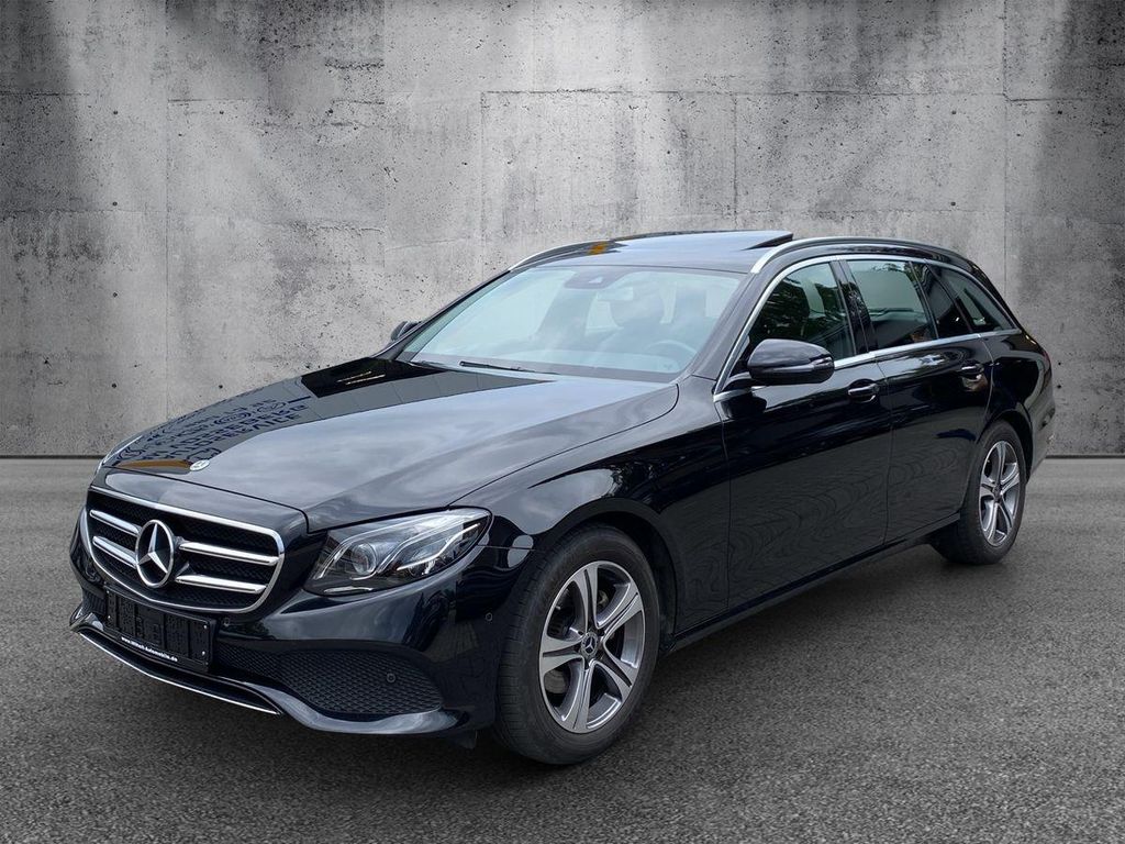 Bild des Angebotes Mercedes-Benz E 220 2.0 CDI R.Kamera/Schiebedach/el.Heckkl./LE