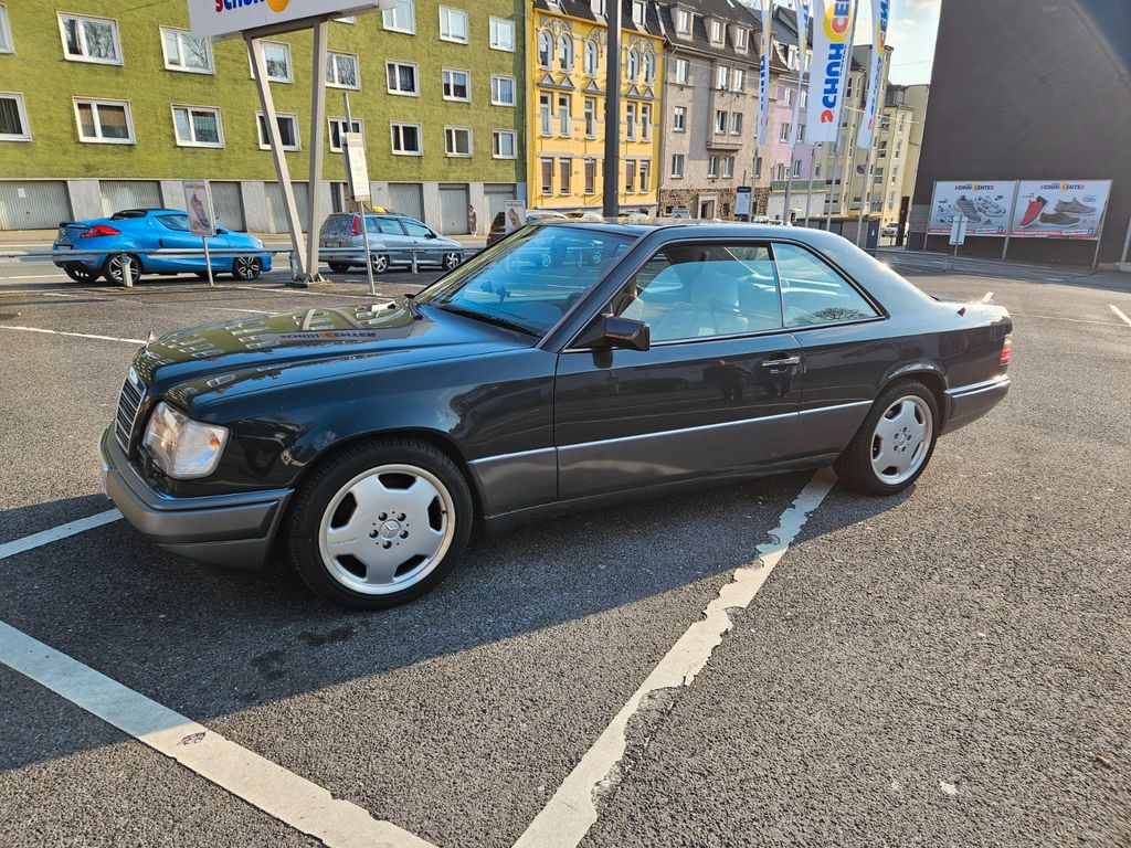 Bild des Angebotes Mercedes-Benz E 320 C124