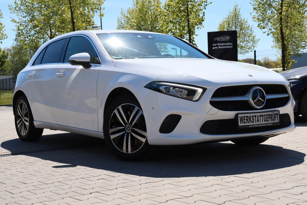 Bild des Angebotes Mercedes-Benz A 250 e *ACC*Headup*AHK*Teilleder*Widescreen*Amb
