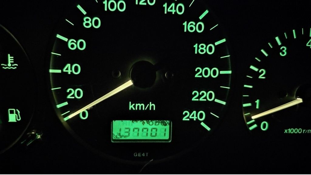 Bild des Angebotes Mazda 626 2.0 115PS. 1 Vorbesitz. Wenig KM.